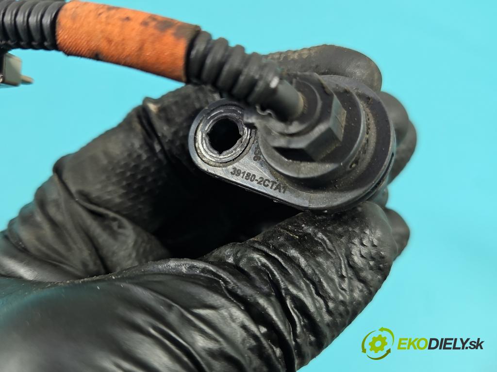 Kia Stinger 2017-2023 2.0 T-GDI: 256KM automatic 188 kW 1998 cm3 5- snímač pozícia: hriadele kľukovej 39180-2CTA1 (Snímač polohy kľukového hriadeľa)