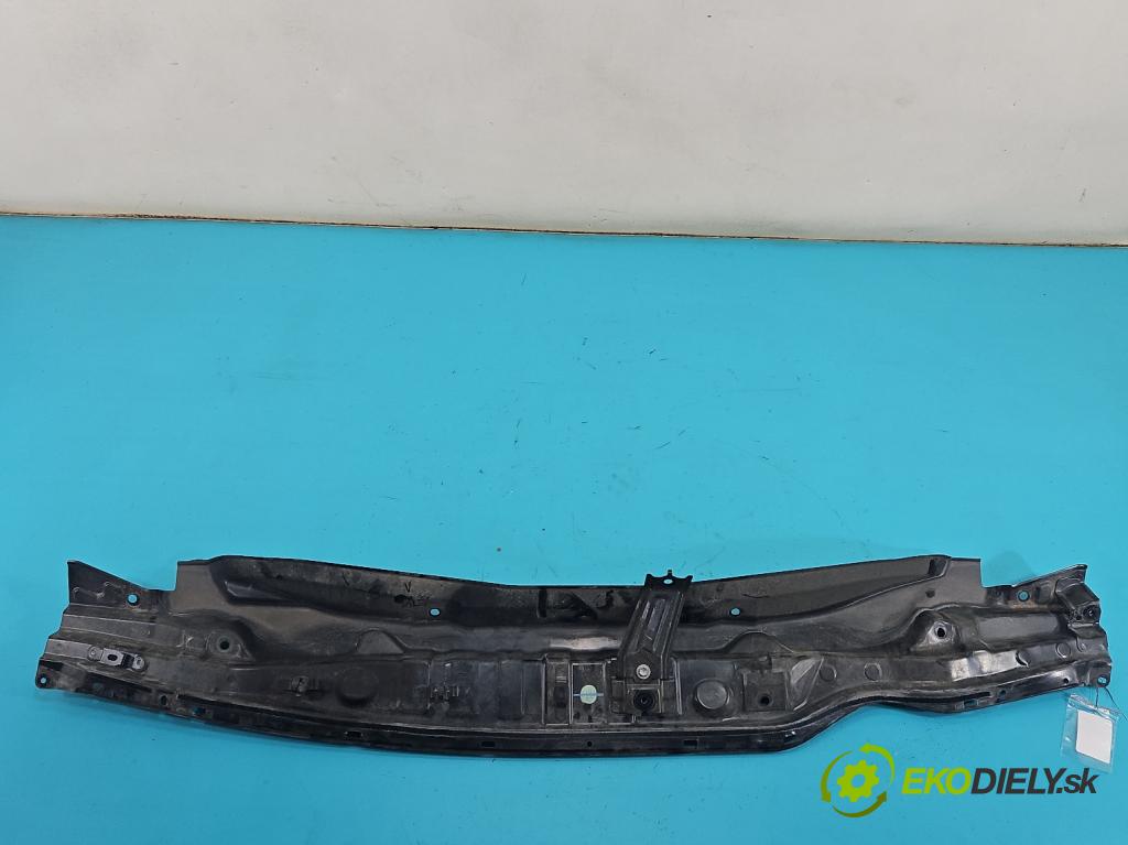 Lexus CT 2010-2022 1.8 VVTI 99 hp automatic 73 kW 1798 cm3 5- torpédo  (Plast pod čelním sklem)