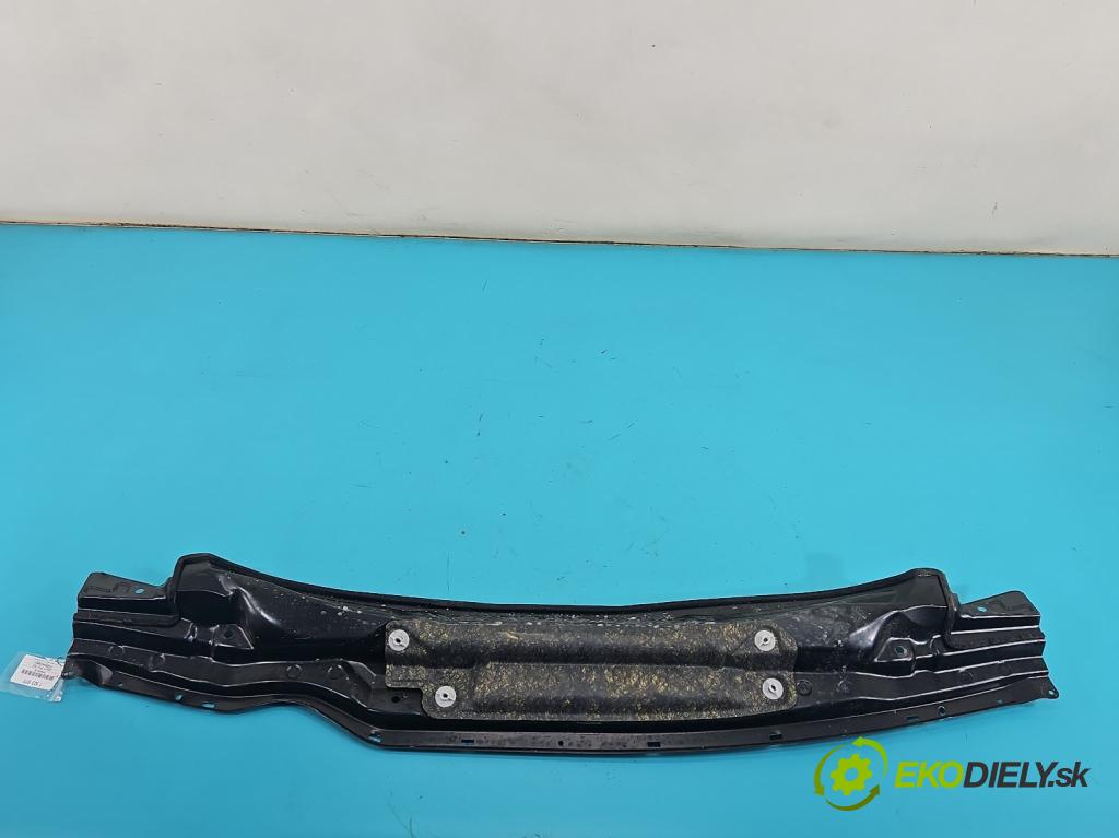 Lexus CT 2010-2022 1.8 VVTI 99 hp automatic 73 kW 1798 cm3 5- torpédo  (Plast pod čelním sklem)