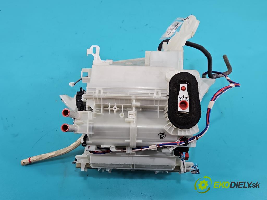 Lexus CT 2010-2022 1.8 VVTI 99 hp automatic 73 kW 1798 cm3 5- radiátor 87050-76081 (Radiátor topení)