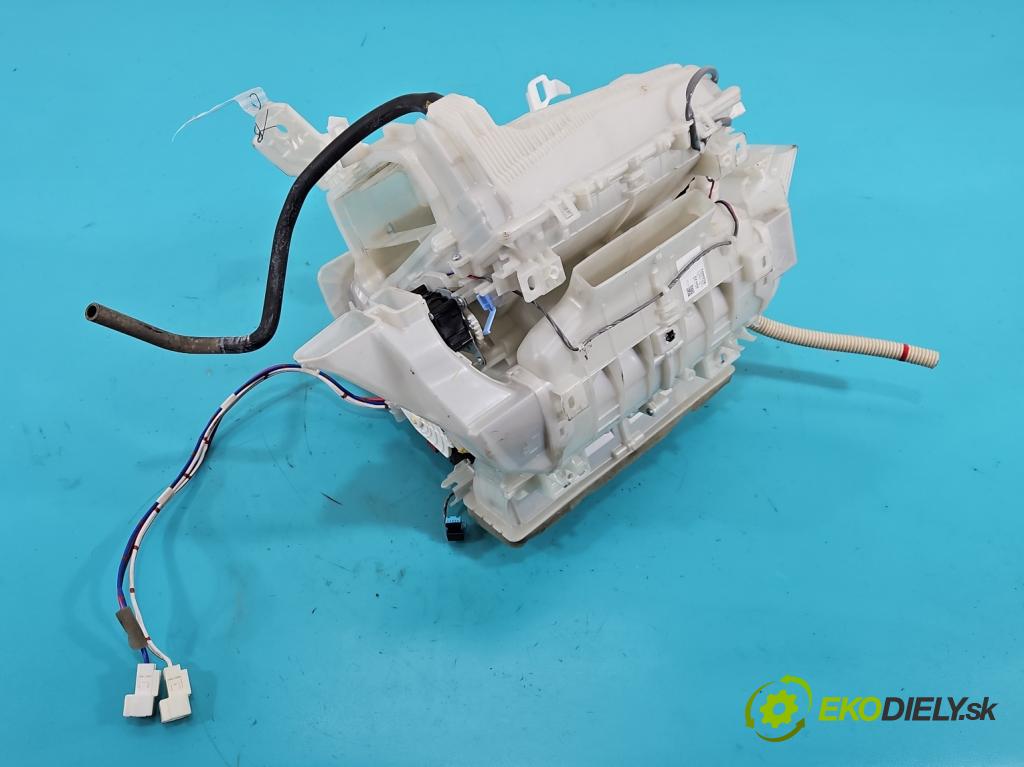 Lexus CT 2010-2022 1.8 VVTI 99 hp automatic 73 kW 1798 cm3 5- radiátor 87050-76081 (Radiátor topení)