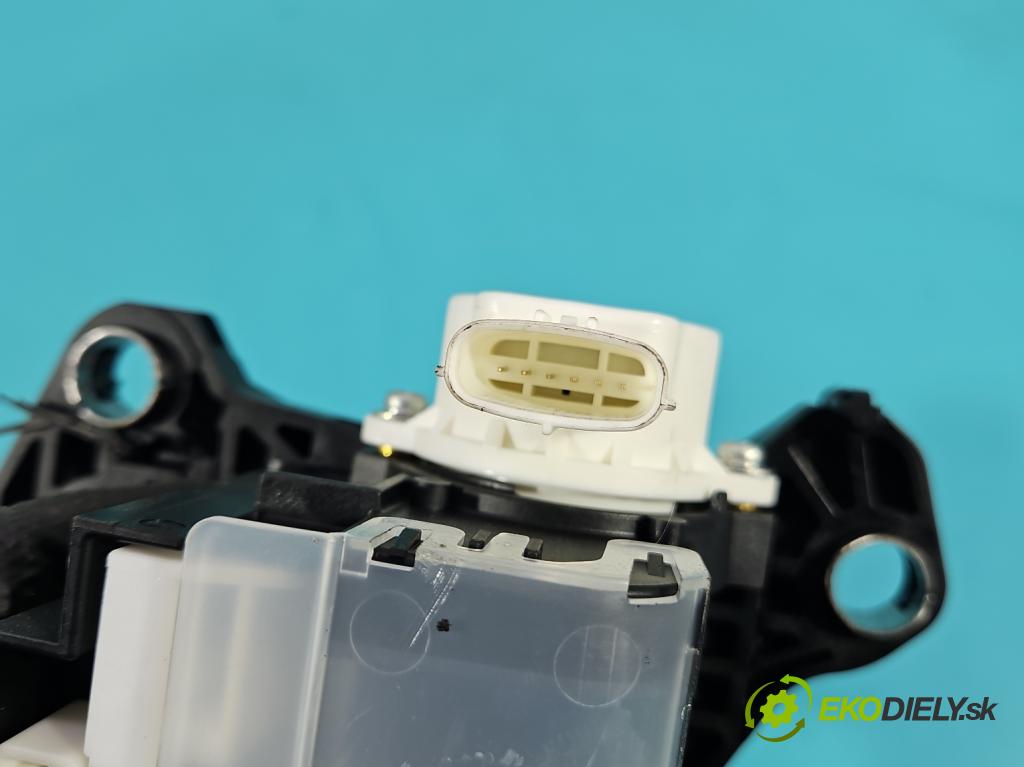 Lexus CT 2010-2022 1.8 VVTI 99 HP automatic 73 kW 1798 cm3 5- Páka: Změny: stupeň,rýchlosť 75C833-LHD (Rýchlostná páka (kulisa))