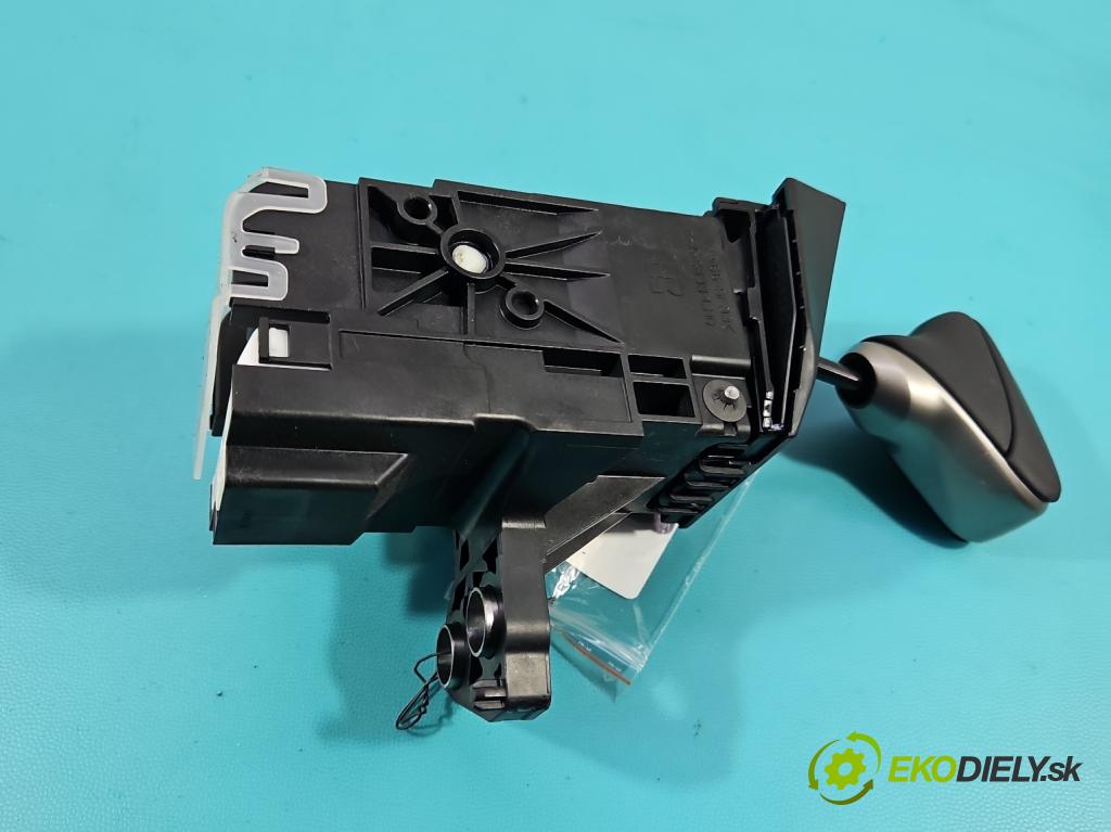 Lexus CT 2010-2022 1.8 VVTI 99 HP automatic 73 kW 1798 cm3 5- Páka: Změny: stupeň,rýchlosť 75C833-LHD (Rýchlostná páka (kulisa))