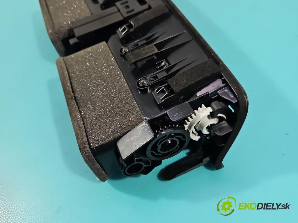 Lexus CT 2010-2022 1.8 VVTI 99 HP automatic 73 kW 1798 cm3 5- Mřížka: kúrenia stredová 55670-76010 (Mriežka kúrenia (fukár))