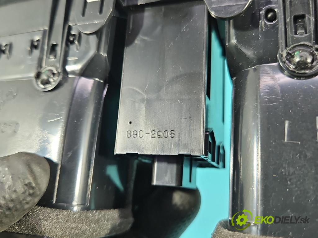 Lexus CT 2010-2022 1.8 VVTI 99 HP automatic 73 kW 1798 cm3 5- Mřížka: kúrenia stredová 55670-76010 (Mriežka kúrenia (fukár))