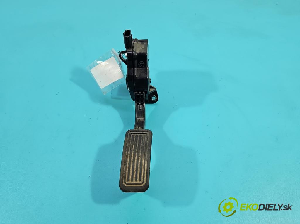 Lexus CT 2010-2022 1.8 VVTI 99 hp automatic 73 kW 1798 cm3 5- pedal plyn: potenciometr: 78110-76091