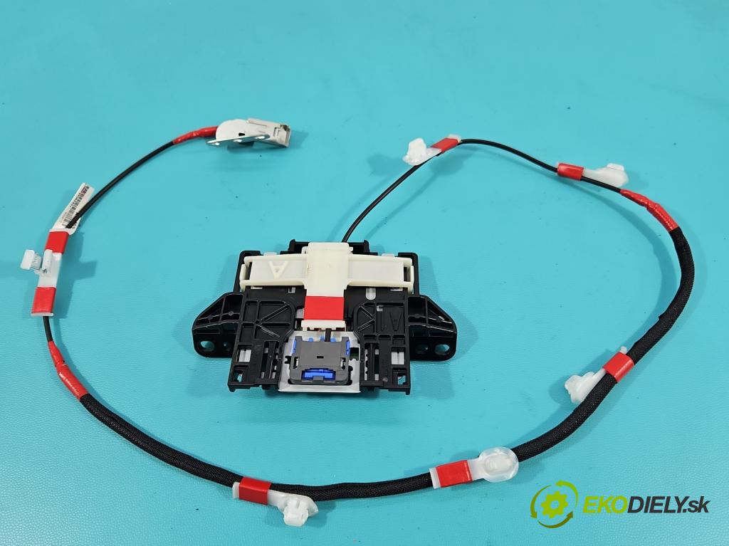 Lexus CT 2010-2022 1.8 VVTI 99 HP automatic 73 kW 1798 cm3 5- Antena 86860-78010-C