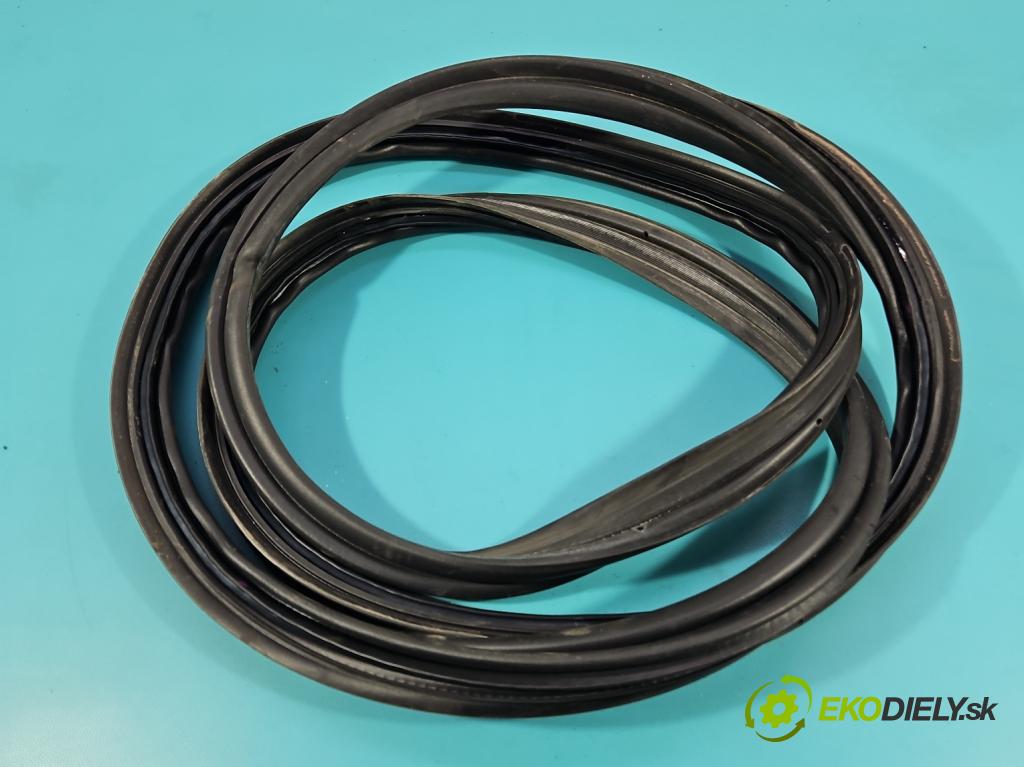 Lexus CT 2010-2022 1.8 VVTI 99 HP automatic 73 kW 1798 cm3 5- Těsnění: kufrové dvere