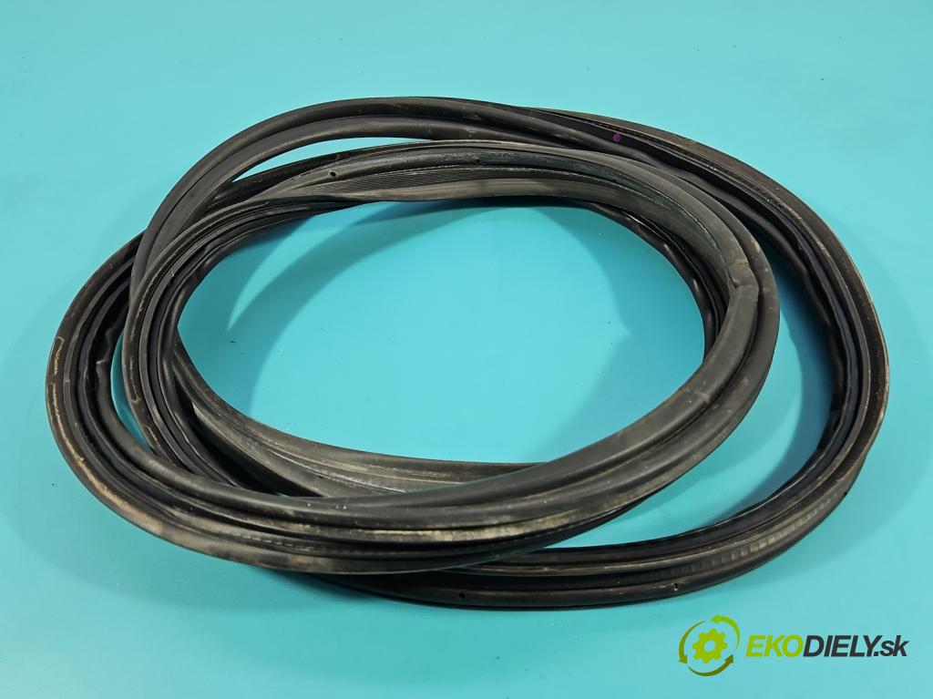 Lexus CT 2010-2022 1.8 VVTI 99 HP automatic 73 kW 1798 cm3 5- Těsnění: kufrové dvere