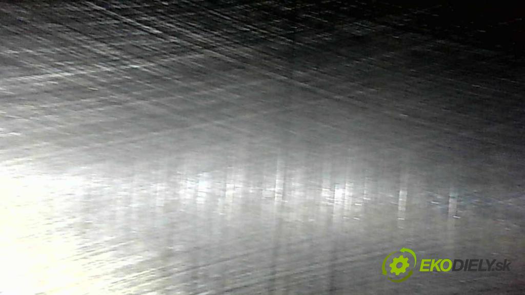 Lexus CT 2010-2022 1.8 VVTI 99 HP automatic 73 kW 1798 cm3 5- motor benzín: 2ZR