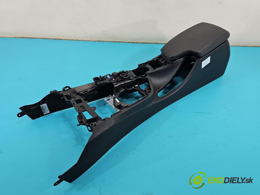 Bmw 3 F30 2011-2018 2.0d 184hp manual 135 kW 1995 cm3 4- operadlo 9235467 (Lakťová opierka)