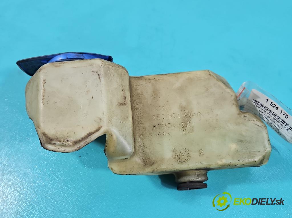 Audi A4 B6 2000-2004 2.0 20v 131 HP manual 96 kW 1984 cm3 4- nádržka tekutina: ostrekovačov 8E0955453AF