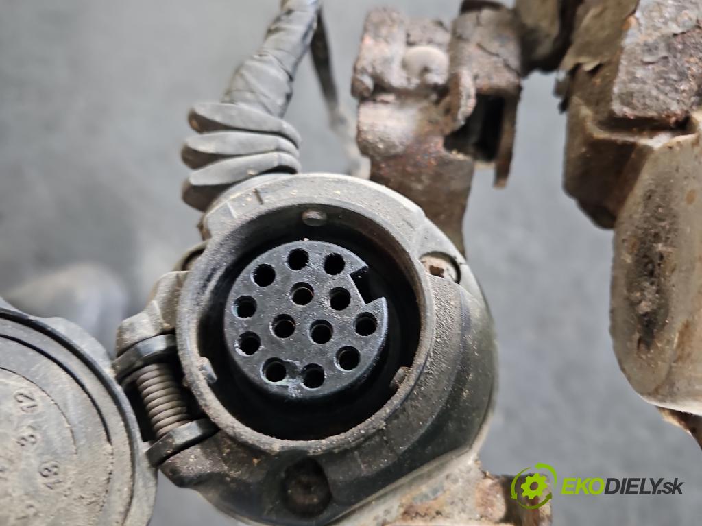 Vw Touran I 2003-2015 1.9 tdi 101 hp manual 74 kW 1896 cm3 5- oko tažné  (Tažné zařízení)