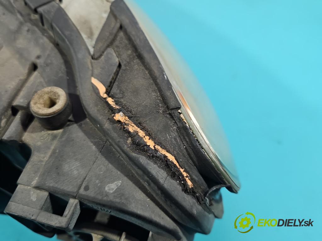 Audi A4 B7 2004-2008 1.9 tdi 116 HP manual 85 kW 1896 cm3 5- Reflektor: pravý 8E0941004AJ (Svetlo predné pravé)