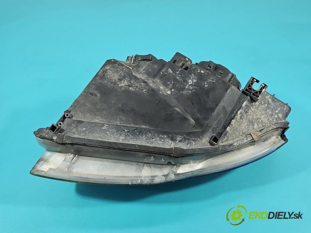 Audi A4 B7 2004-2008 1.9 tdi 116 HP manual 85 kW 1896 cm3 5- Reflektor: pravý 8E0941004AJ (Svetlo predné pravé)