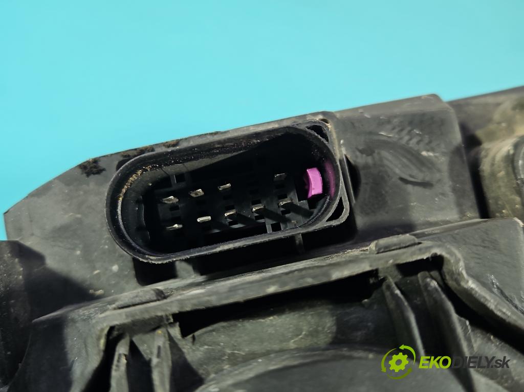 Audi A4 B7 2004-2008 1.9 tdi 116 HP manual 85 kW 1896 cm3 5- Reflektor: pravý 8E0941004AJ (Svetlo predné pravé)