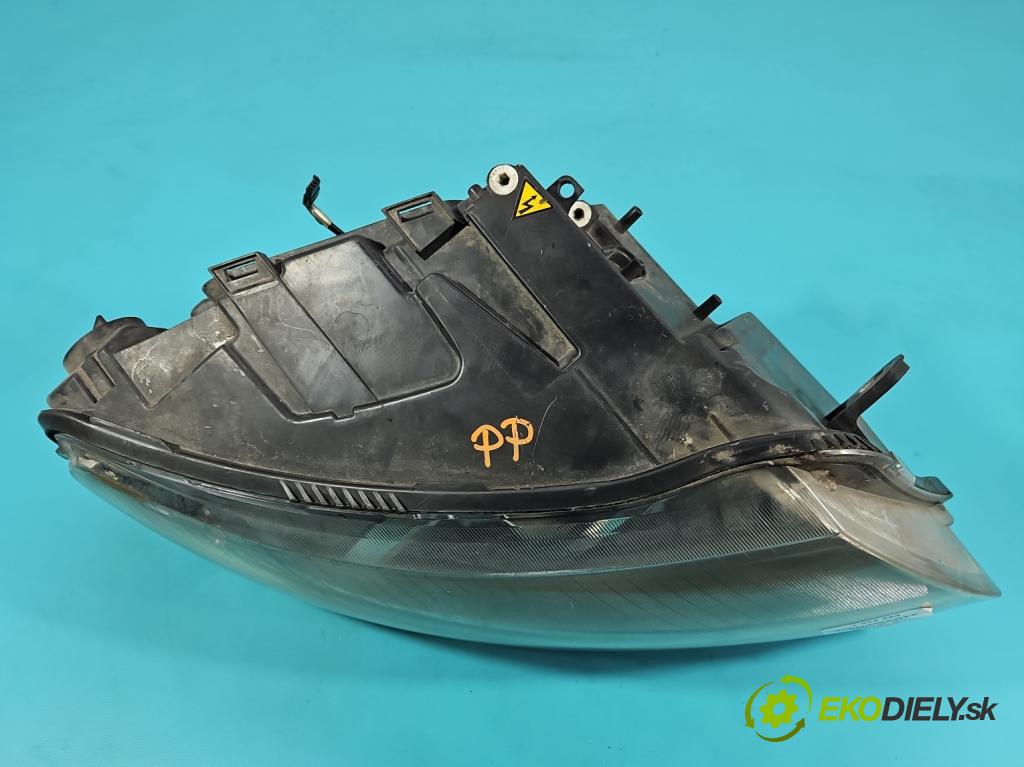 Audi A6 C6 2004-2011 2.7 TDI 179KM automatic 132 kW 2698 cm3 5- světlo pravý  (Pravé přední světlo)