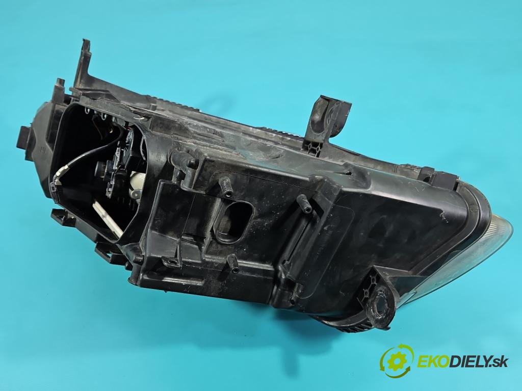 Audi A6 C6 2004-2011 2.7 TDI 179KM automatic 132 kW 2698 cm3 5- světlo pravý  (Pravé přední světlo)