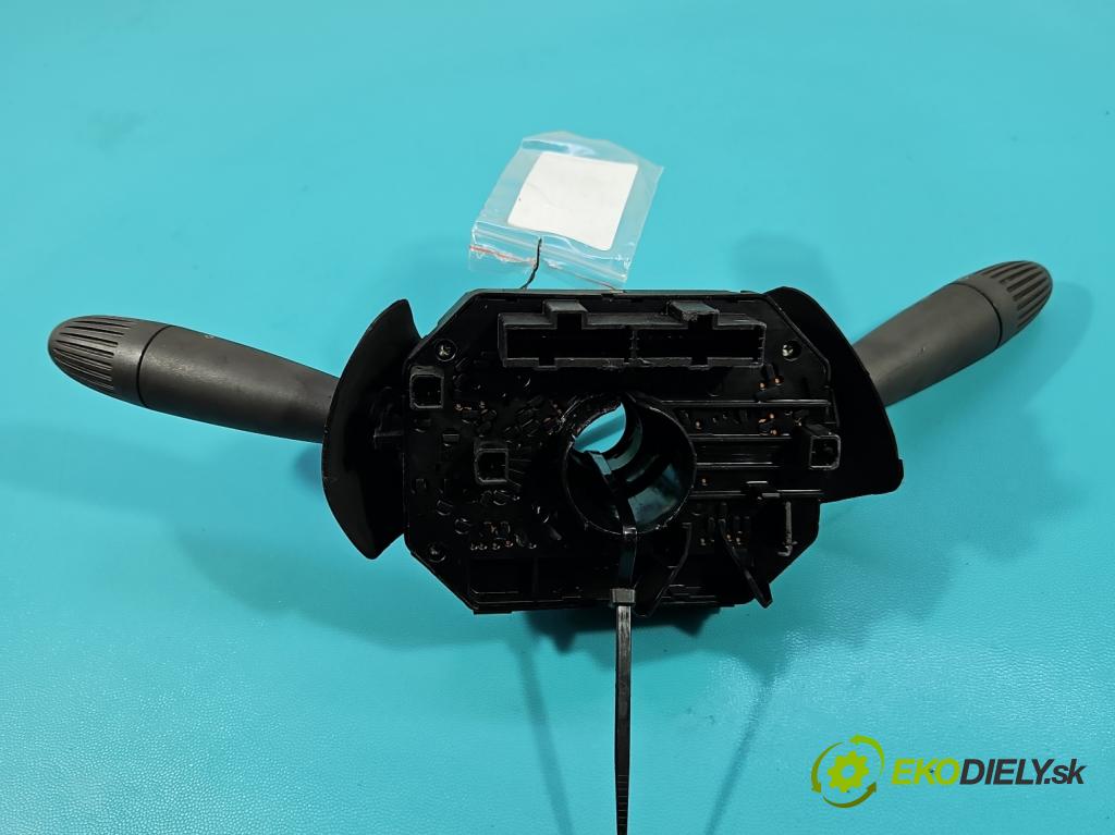 Fiat Panda II 2003-2012 1.1 54 HP manual 40 kW 1108 cm3 5- prepínač komplex: 735360978 (Prepínacie páčky pod volantom)