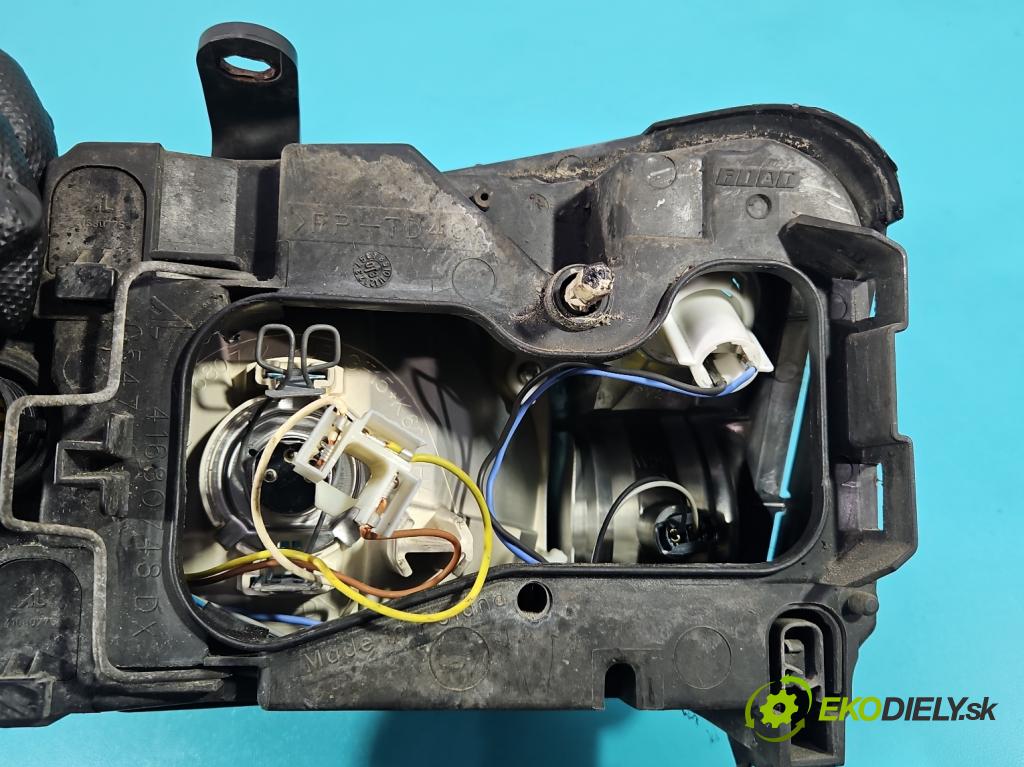 Fiat Panda II 2003-2012 1.1 54 HP manual 40 kW 1108 cm3 5- Reflektor: pravý  (Svetlo predné pravé)