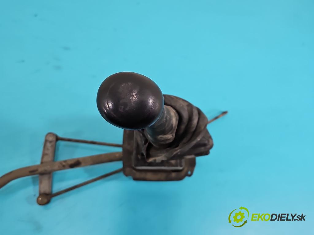 Vw Transporter T4 1990-2003 1.9 TD 68 HP manual 50 kW 1896 cm3 5- Páka: Změny: stupeň,rýchlosť  (Rýchlostná páka (kulisa))