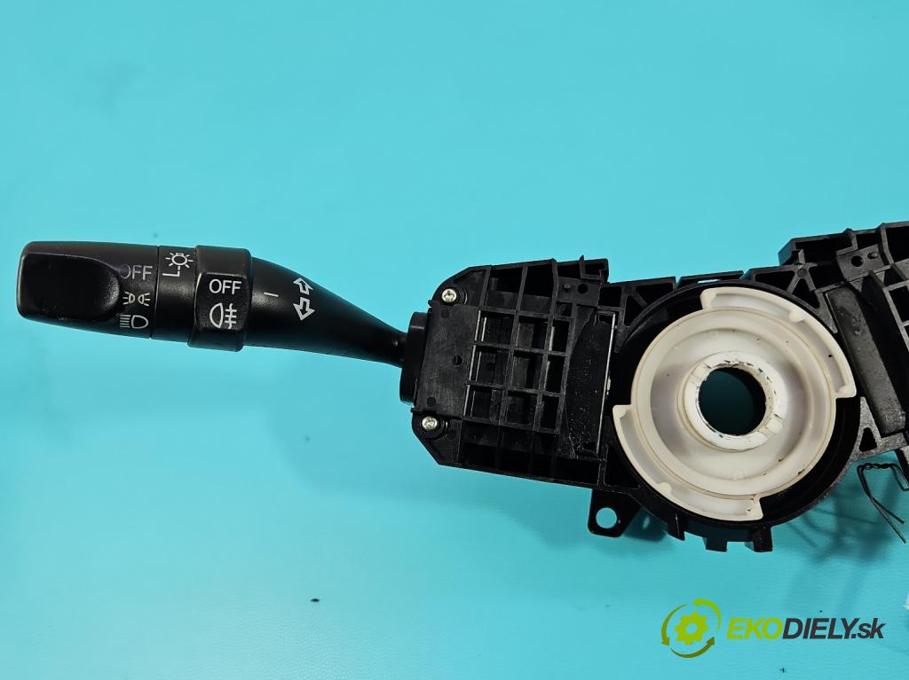 Honda Jazz II 2002-2008 1.3 83 HP manual 61 kW 1339 cm3 5- prepínač komplex:  (Prepínacie páčky pod volantom)