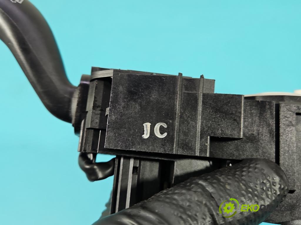 Honda Jazz II 2002-2008 1.3 83 HP manual 61 kW 1339 cm3 5- prepínač komplex:  (Prepínacie páčky pod volantom)