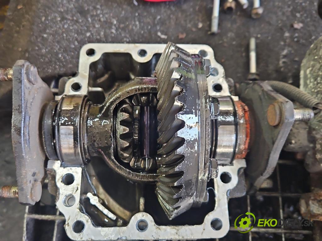 Suzuki SX4 I 2006-2014 2.0 16v 143 HP automatic 105 kW 1995 cm3 5- Most: zadní: