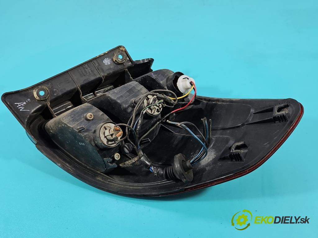 Suzuki SX4 I 2006-2014 2.0 16v 143 hp automatic 105 kW 1995 cm3 5- světlo zadní levé  (Klika dveří ostatní)