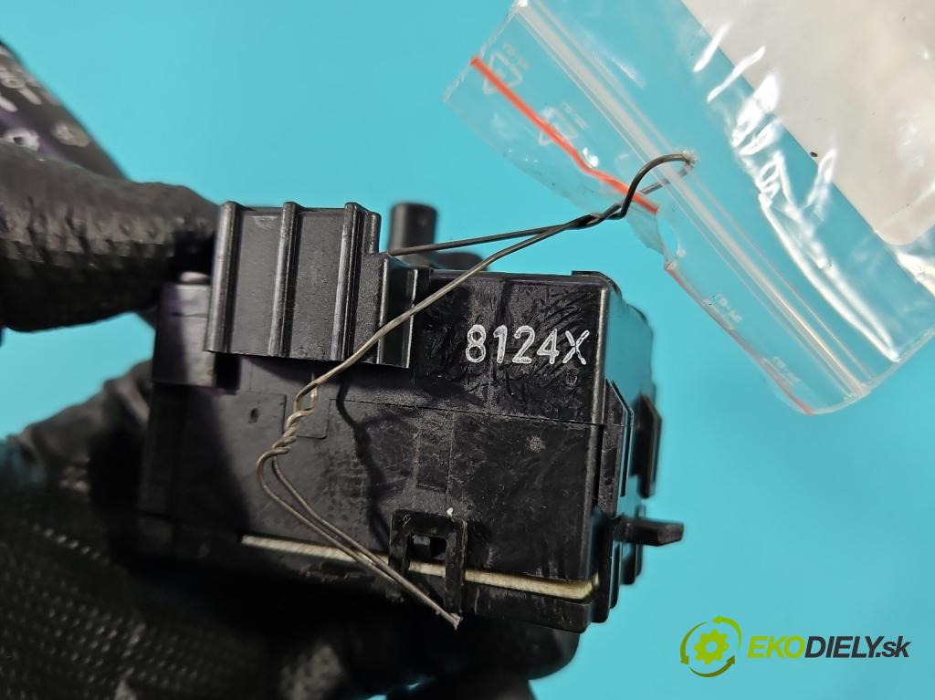 Suzuki SX4 I 2006-2014 2.0 16v 143 HP automatic 105 kW 1995 cm3 5- prepínač stieračov  (Prepínacie páčky pod volantom)