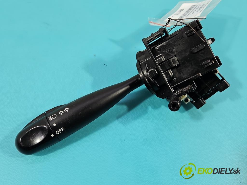 Suzuki SX4 I 2006-2014 2.0 16v 143 HP automatic 105 kW 1995 cm3 5- prepínač smeroviek 173744 (Prepínacie páčky pod volantom)