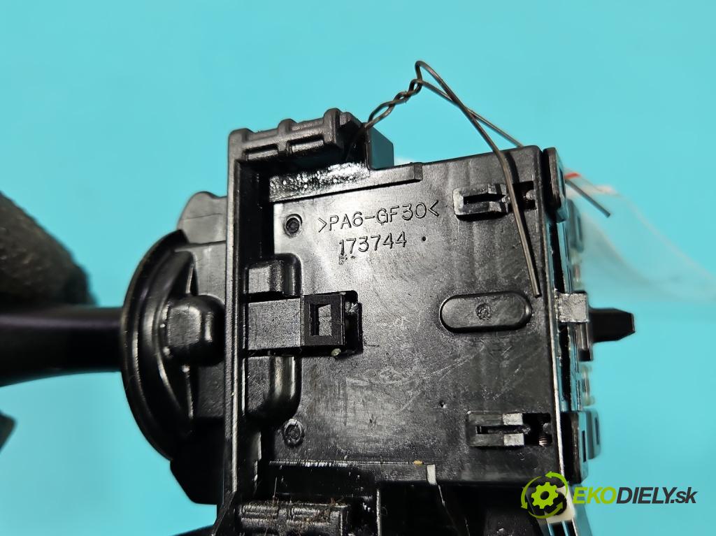 Suzuki SX4 I 2006-2014 2.0 16v 143 HP automatic 105 kW 1995 cm3 5- prepínač smeroviek 173744 (Prepínacie páčky pod volantom)