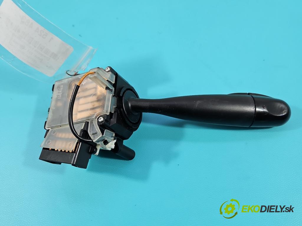 Suzuki SX4 I 2006-2014 2.0 16v 143 HP automatic 105 kW 1995 cm3 5- prepínač smeroviek 173744 (Prepínacie páčky pod volantom)