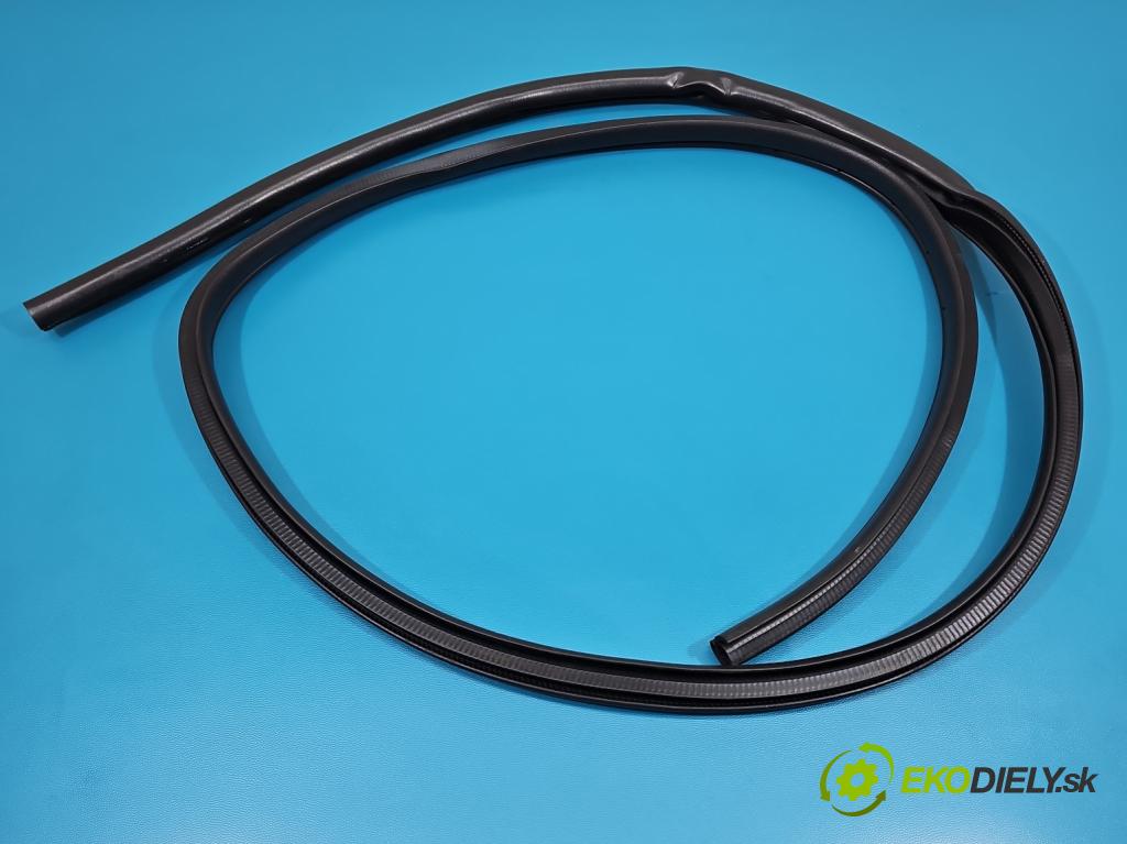 Lexus CT 2010-2022 1.8 VVTI 99 hp automatic 73 kW 1798 cm3 5- Těsnění: dveře zadní levé 00301228 (Karoserie ostatní)