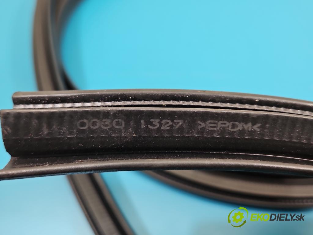 Lexus CT 2010-2022 1.8 VVTI 99 hp automatic 73 kW 1798 cm3 5- Těsnění: dveře zadní pravé 0030-1327 (Karoserie ostatní)