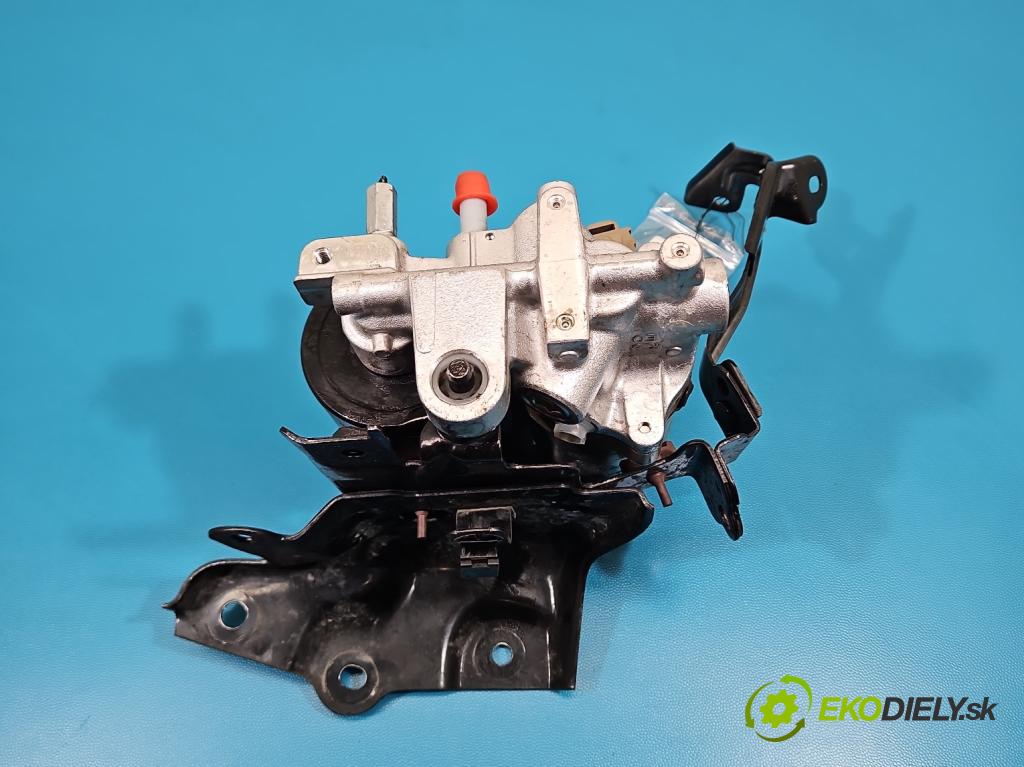 Lexus CT 2010-2022 1.8 VVTI 99 hp automatic 73 kW 1798 cm3 5- čerpadlo Brzda: 47070-12010 (Posilovač brzd)