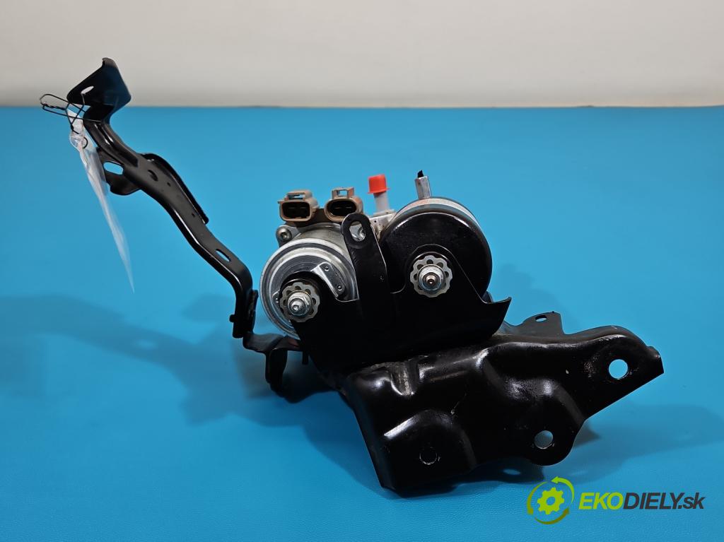 Lexus CT 2010-2022 1.8 VVTI 99 hp automatic 73 kW 1798 cm3 5- čerpadlo Brzda: 47070-12010 (Posilovač brzd)