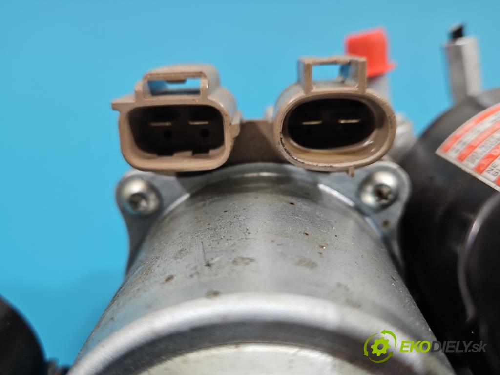 Lexus CT 2010-2022 1.8 VVTI 99 hp automatic 73 kW 1798 cm3 5- čerpadlo Brzda: 47070-12010 (Posilovač brzd)