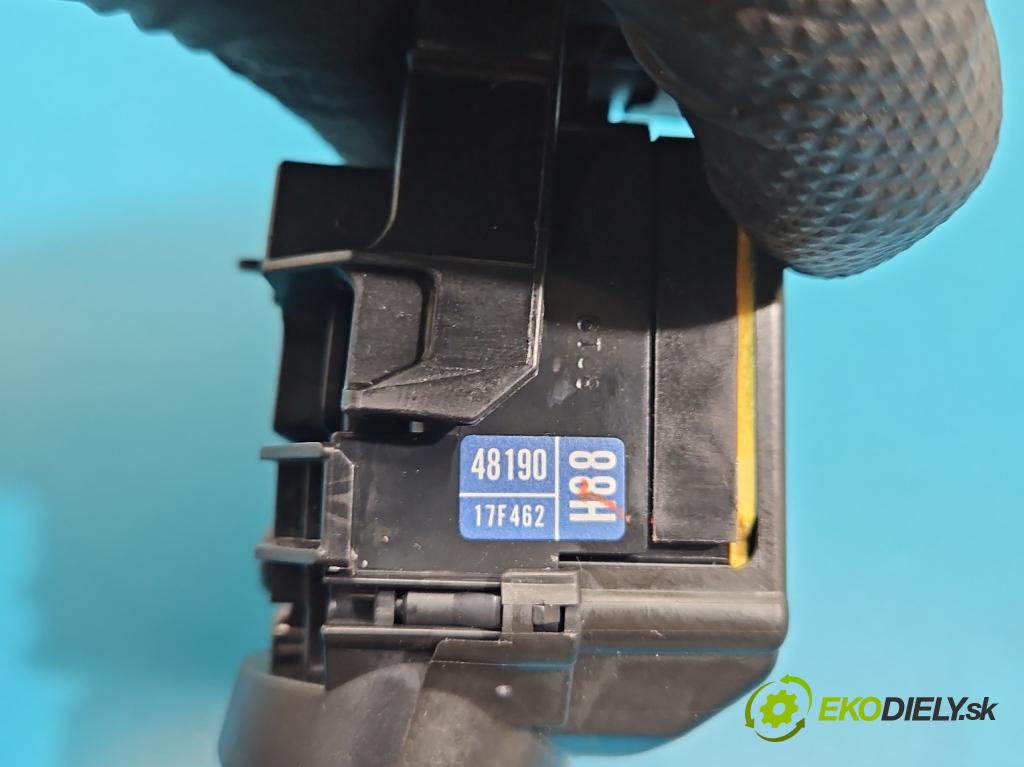 Lexus CT 2010-2022 1.8 VVTI 99 HP automatic 73 kW 1798 cm3 5- prepínač komplex: 42111-17F534 (Prepínacie páčky pod volantom)