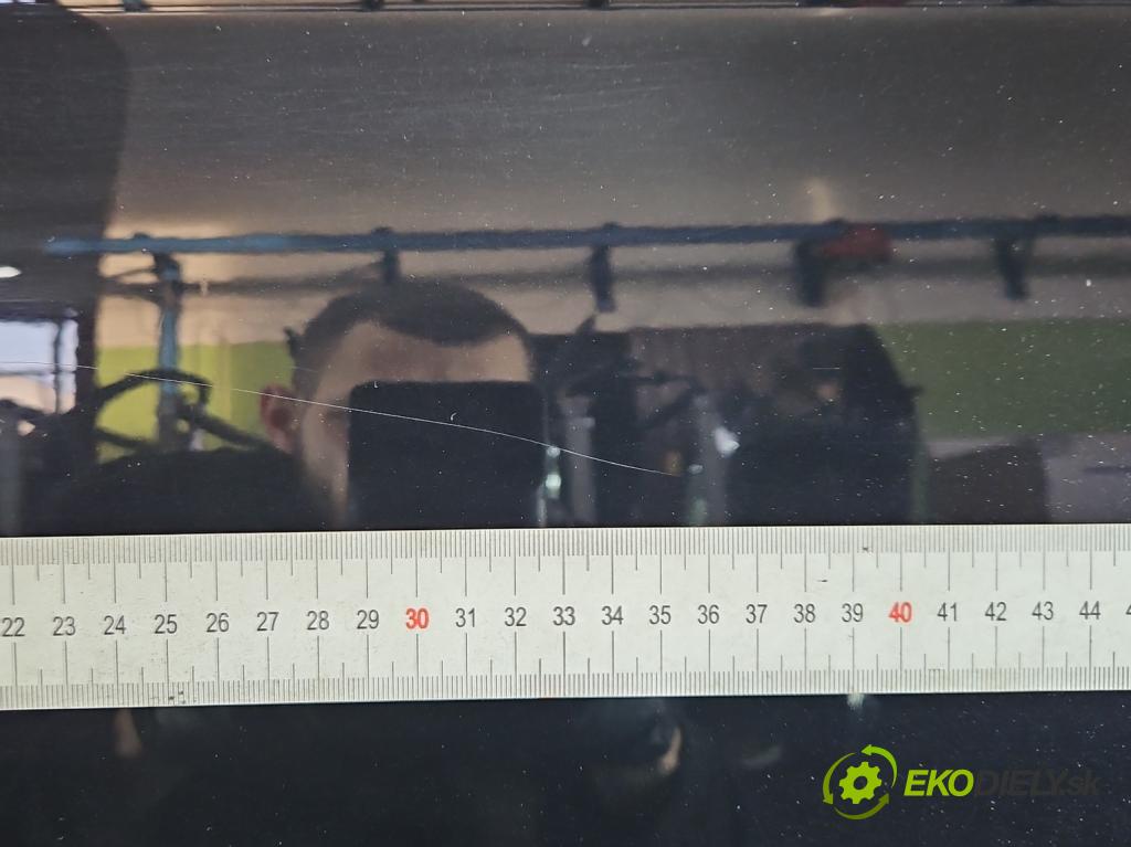 Vw Passat B7 2010-2014 2.0 TSI 211KM automatic 155 kW 1984 cm3 5- dvere predné pravé  (Kľučka dverí ostatné)