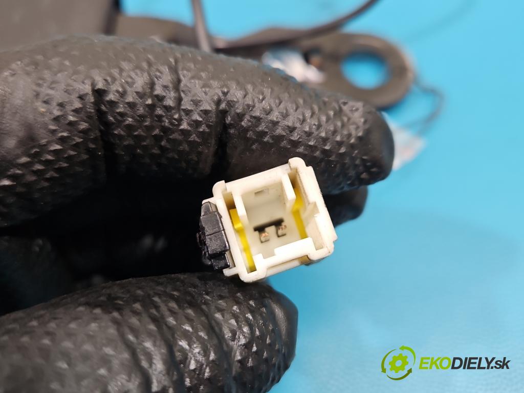 Citroen Berlingo II 2008-2018 1.6 hdi 90 hp manual 66.2 kW 1560 cm3 5- stěna bezpečnost přední levý 96815079XT