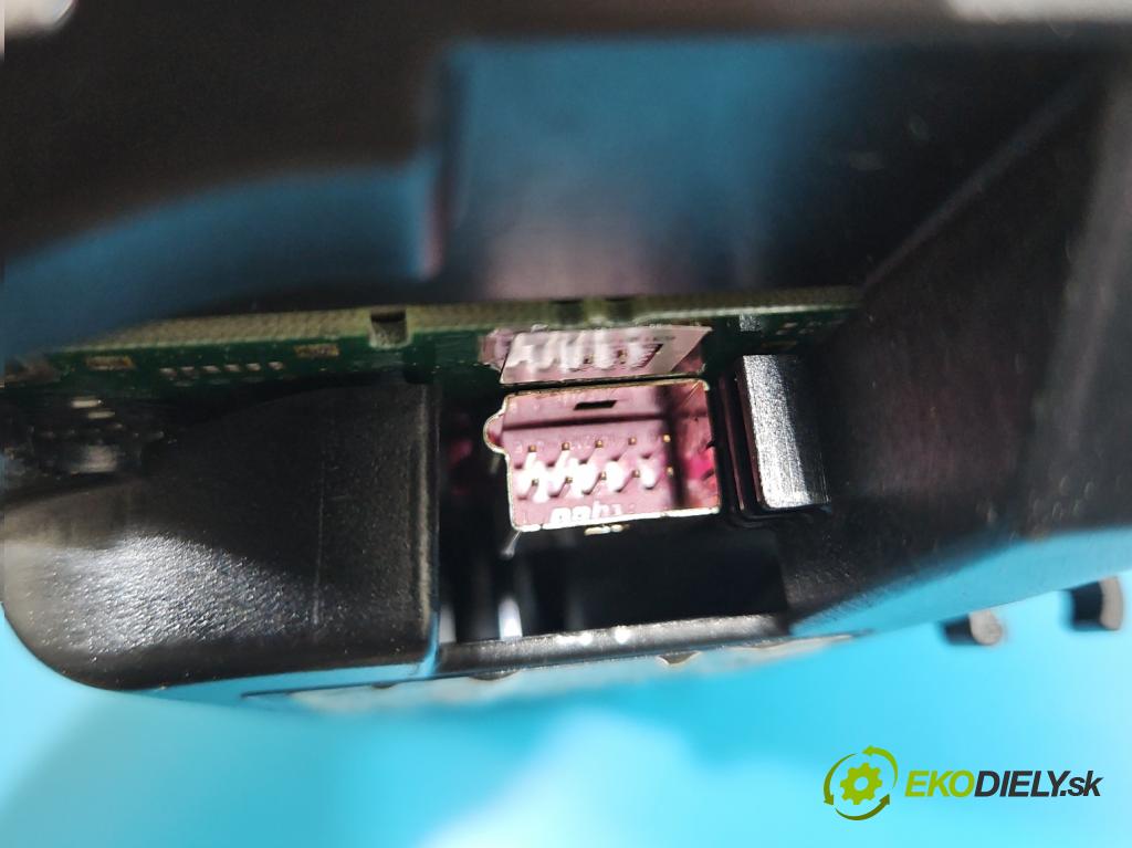 Bmw 5 E60 2003-2010 2.0d 150 HP automatic 110 kW 1995 cm3 5- Zobrazit: 6989396 (Prístrojová doska)