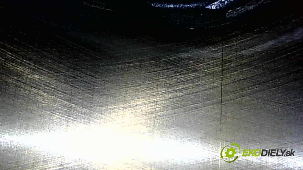 Volvo V40 II 2012-2019 1.6 T3 150 HP manual 110 kW 1596 cm3 5- motor benzín: B4164T3