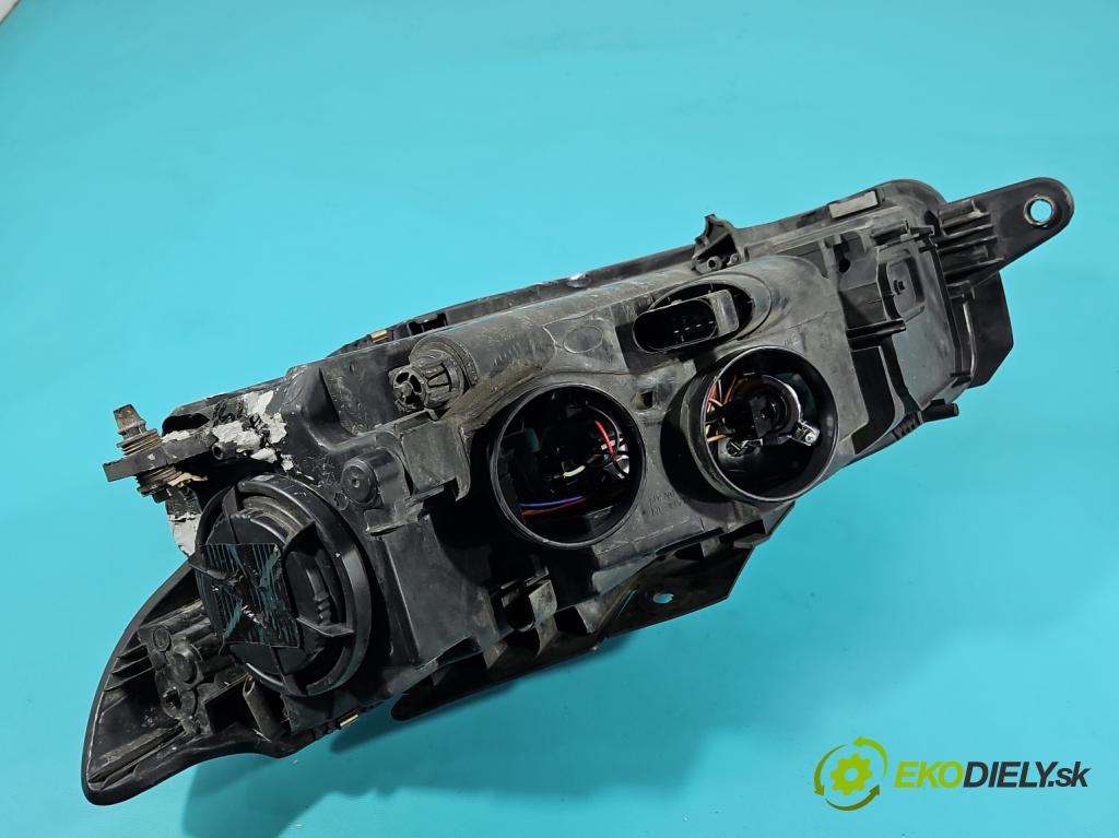 Vw Passat CC 2008-2016 2.0 TDI 140 HP manual 103 kW 1968 cm3 4- Reflektor: pravý  (Svetlo predné pravé)