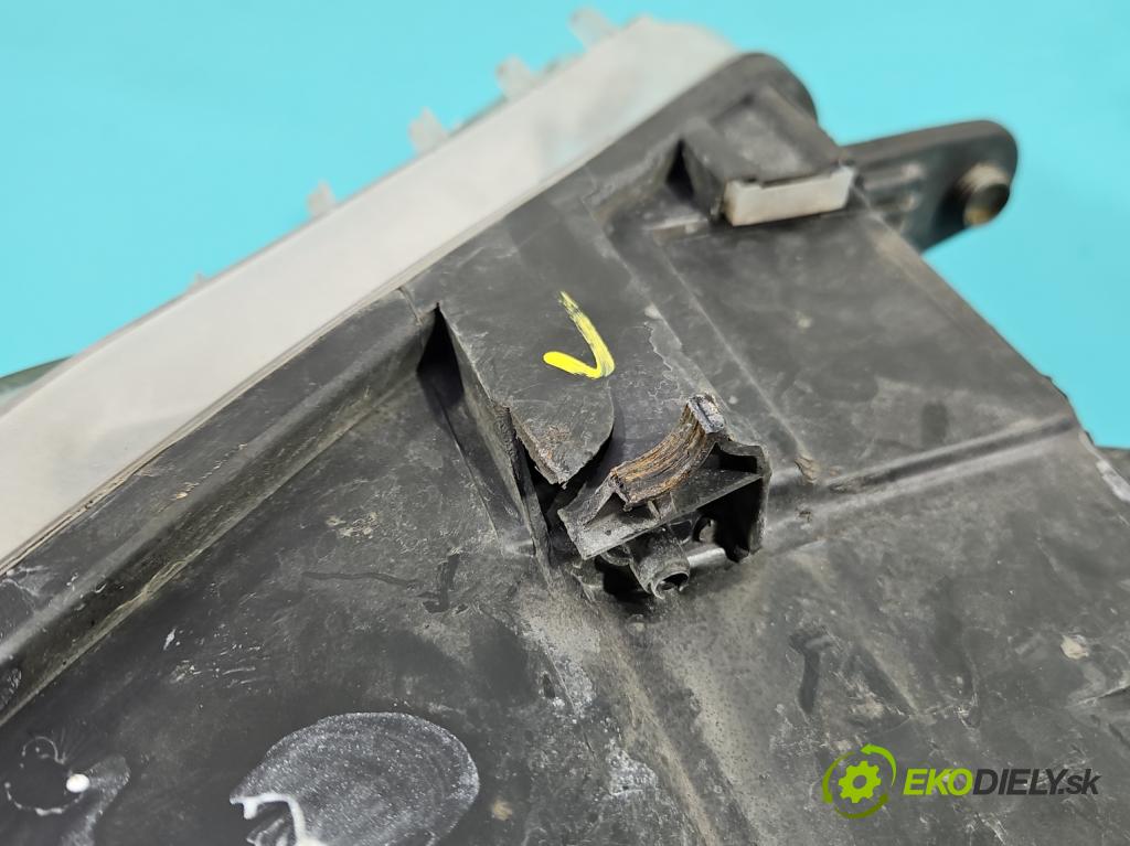 Vw Passat CC 2008-2016 2.0 TDI 140 HP manual 103 kW 1968 cm3 4- Reflektor: pravý  (Svetlo predné pravé)