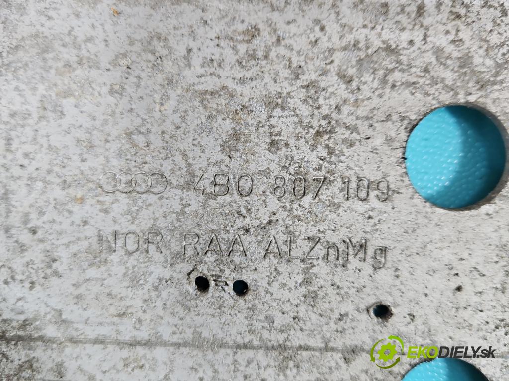 Audi A6 C5 1997-2004 2.4 V6 165 HP automatic 121 kW 2393 cm3 4- výstuha nárazník predné 4B0807109