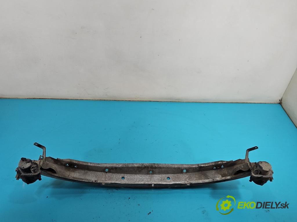 Audi A6 C5 1997-2004 2.4 V6 165 HP automatic 121 kW 2393 cm3 4- výstuha nárazník predné 4B0807109