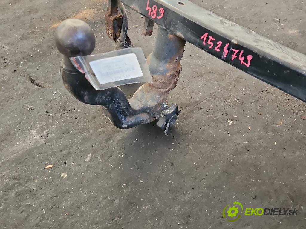 Audi A6 C5 1997-2004 2.4 V6 165 hp automatic 121 kW 2393 cm3 4- oko tažné  (Tažné zařízení)