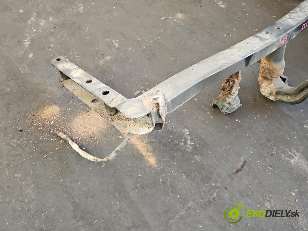 Audi A6 C5 1997-2004 2.4 V6 165 hp automatic 121 kW 2393 cm3 4- oko tažné  (Tažné zařízení)