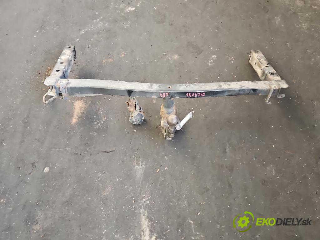 Audi A6 C5 1997-2004 2.4 V6 165 hp automatic 121 kW 2393 cm3 4- oko tažné  (Tažné zařízení)